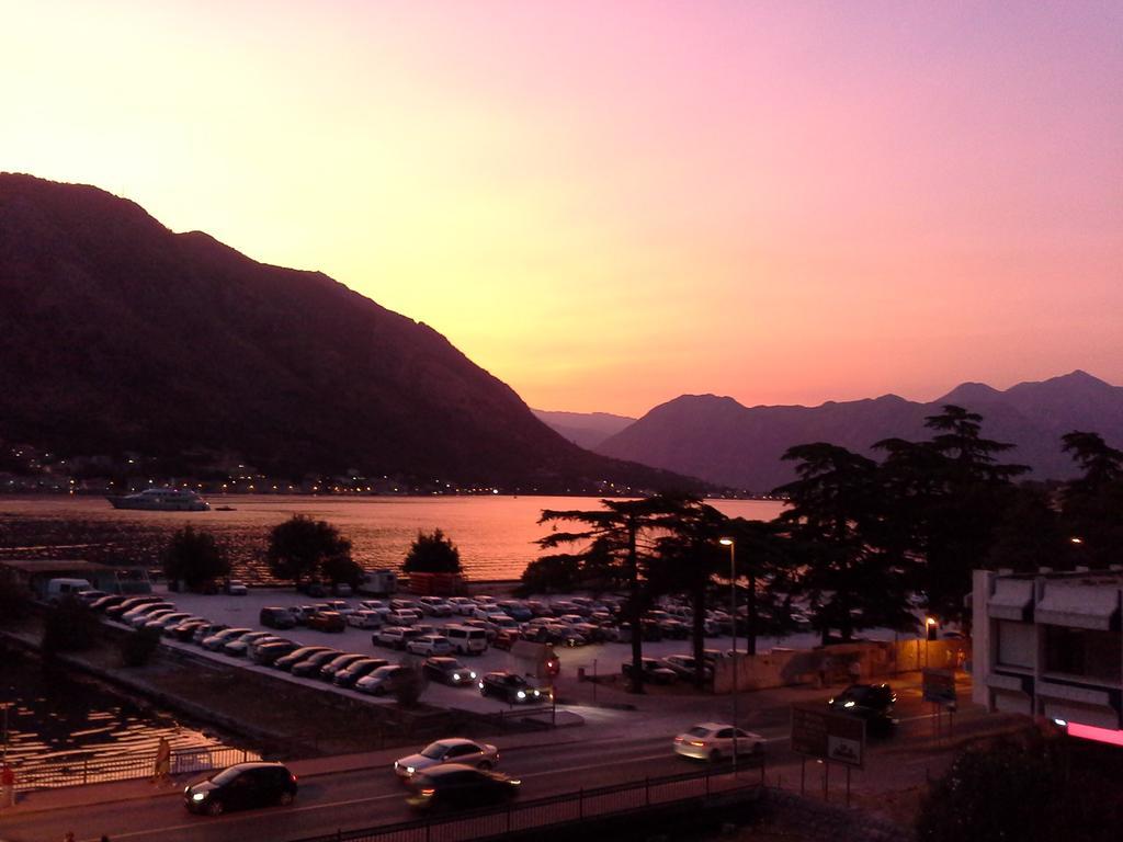 Apartment Todor Kotor Bagian luar foto